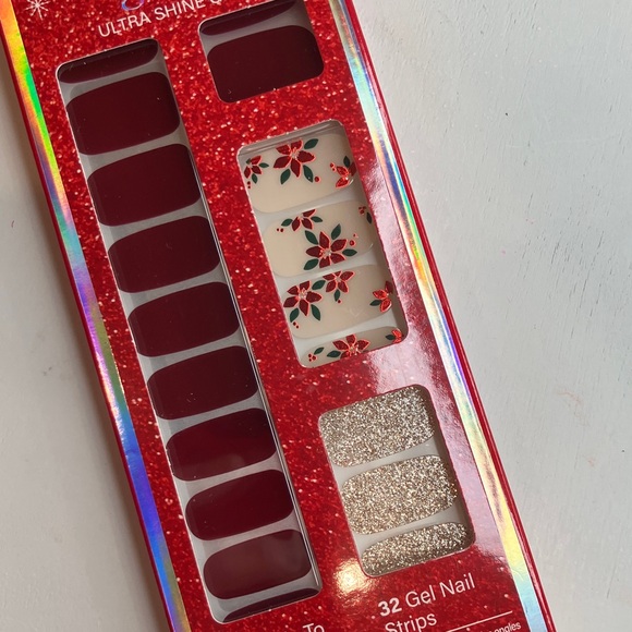 Dashing Diva | Gloss Poinsettia Princess Gel Nail Strips GS770 - Picture 5 of 6